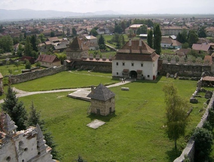 Lázár Castle